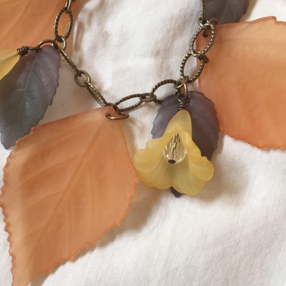 Lucite floral necklace